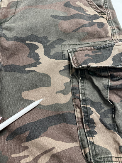 Droken-in Cargo Camuflaje Short - Talla 33