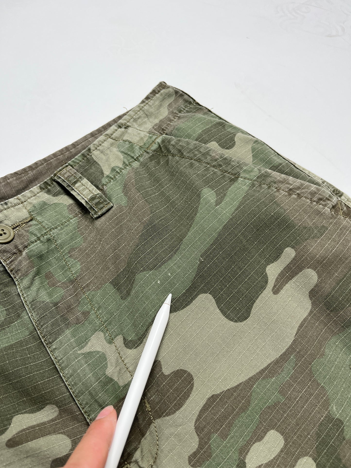Faded Glory Cargo Camuflaje Short - Talla W33