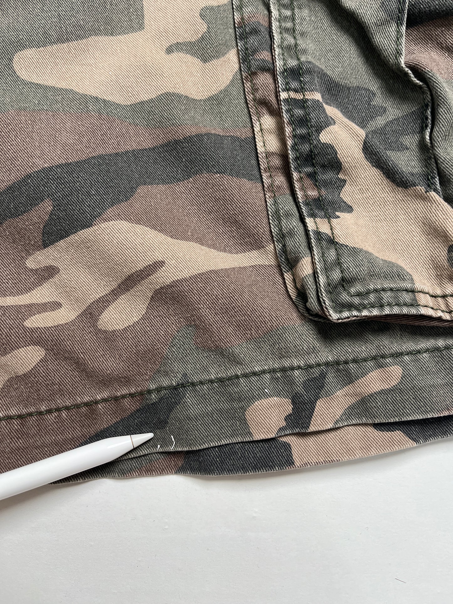 Droken-in Cargo Camuflaje Short - Talla 33
