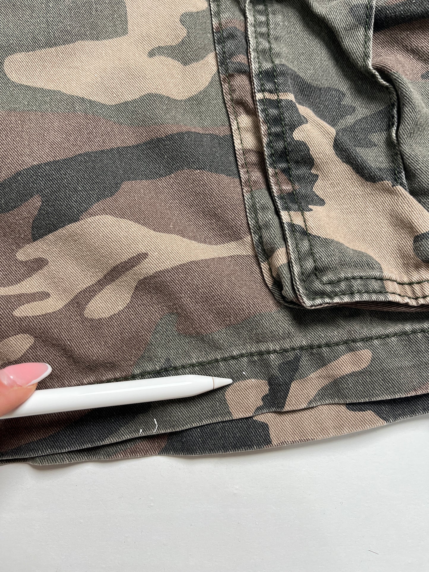 Droken-in Cargo Camuflaje Short - Talla 33